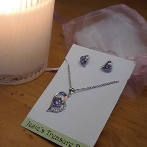 Necklass and earring set